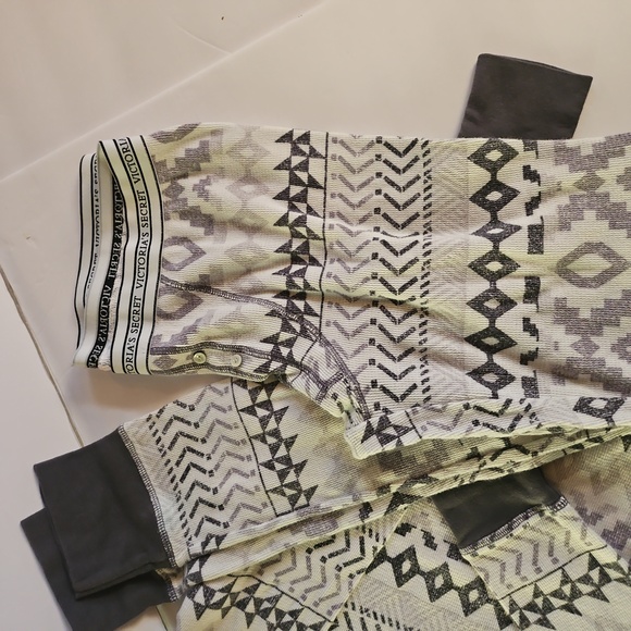 Victoria's Secret Pajama Set (S/S) - Picture 3 of 9